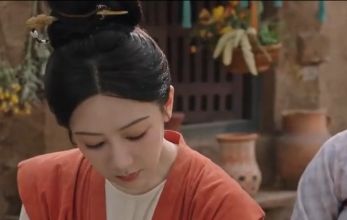 Цветущий пион