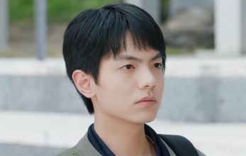 Белое оливковое дерево